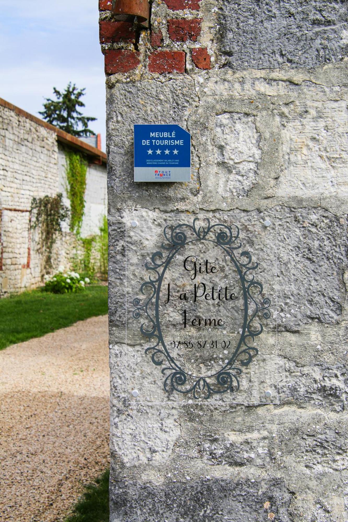 Gite La Petite Ferme Clermont-les-Fermes Екстериор снимка